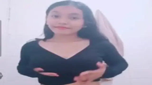 Di Bikin Gairah Terus Sama Ayang Ngeliatin Tetenyaa Yg Mulu